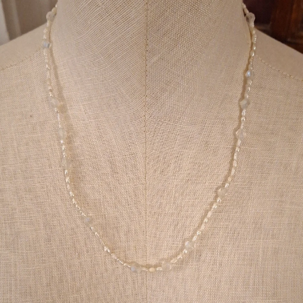 RICE PEARL FRESHWATER NECKLACE With Opalescent Glass Beads